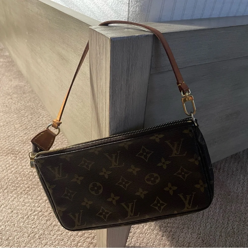 Louis Vuitton Monogram Pochette Accessories Vintage Top Handle Bag - Picture 9 of 13